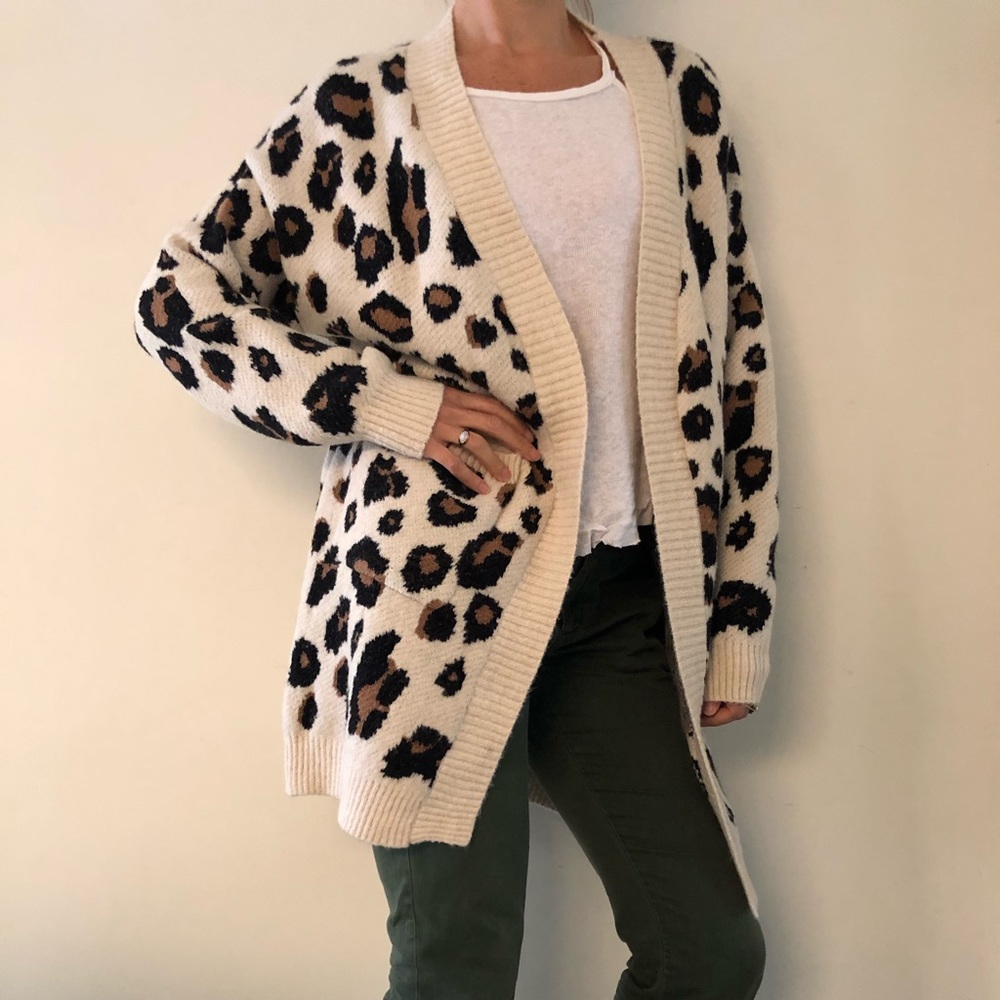 Oversized Leopard Print Knit Cardigan